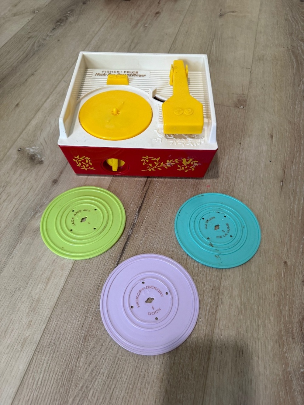 Working vintage Fisher-Price record player 3 records